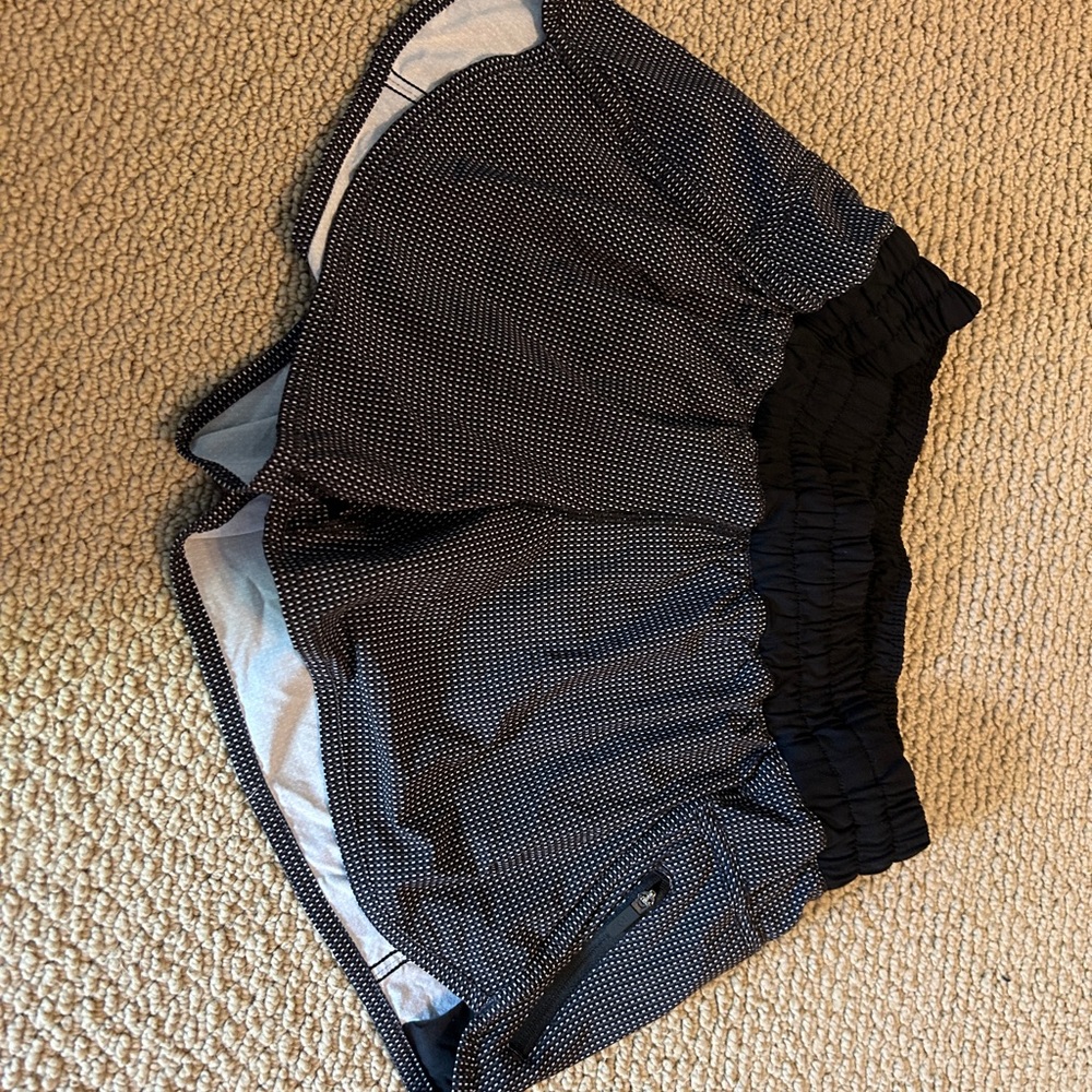 Lululemon tracker black white dot size 8